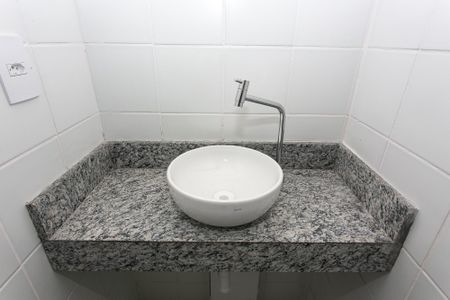 Banheiro de kitnet/studio à venda com 1 quarto, 30m² em Cidade Mãe do Céu, São Paulo