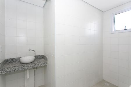 Banheiro de kitnet/studio à venda com 1 quarto, 30m² em Cidade Mãe do Céu, São Paulo