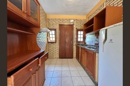 Casa de condomínio para alugar com 80m², 2 quartos e 1 vagaCozinha 