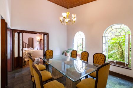 Casa para alugar com 5 quartos, 521m² em Jardim Guedala, São Paulo