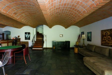 Casa à venda com 521m², 5 quartos e 4 vagas Casa à venda com 521m², 5 quartos e 4 vagasSalão de Festas