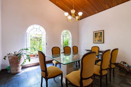 Casa para alugar com 5 quartos, 521m² em Jardim Guedala, São Paulo