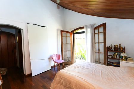 Casa à venda com 521m², 5 quartos e 4 vagas Casa à venda com 521m², 5 quartos e 4 vagassuíte 1