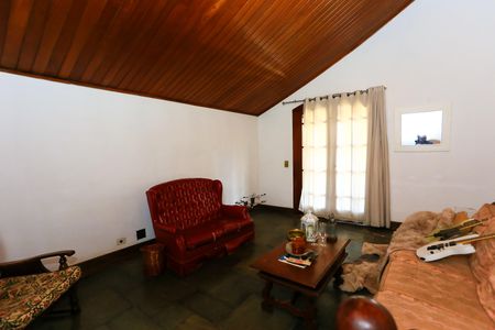 Casa à venda com 521m², 5 quartos e 4 vagas Casa à venda com 521m², 5 quartos e 4 vagassala 3