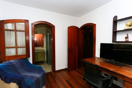 Casa à venda com 521m², 5 quartos e 4 vagas Casa à venda com 521m², 5 quartos e 4 vagassuíte 2