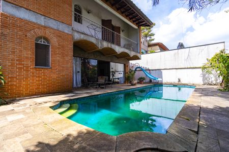 Casa à venda com 521m², 5 quartos e 4 vagas Casa à venda com 521m², 5 quartos e 4 vagasÁrea comum