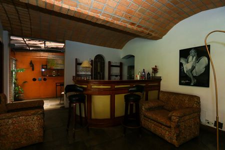 Casa à venda com 521m², 5 quartos e 4 vagas Casa à venda com 521m², 5 quartos e 4 vagasSalão de Festas