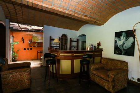 Casa à venda com 521m², 5 quartos e 4 vagas Casa à venda com 521m², 5 quartos e 4 vagasSalão de Festas