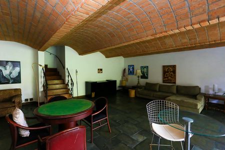 Casa à venda com 521m², 5 quartos e 4 vagas Casa à venda com 521m², 5 quartos e 4 vagasSalão de Festas