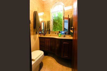 Casa à venda com 521m², 5 quartos e 4 vagas Casa à venda com 521m², 5 quartos e 4 vagasLavabo