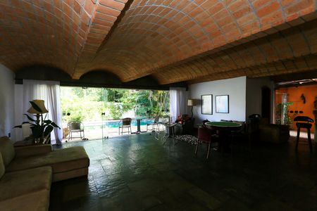 Casa à venda com 521m², 5 quartos e 4 vagas Casa à venda com 521m², 5 quartos e 4 vagasSalão de Festas