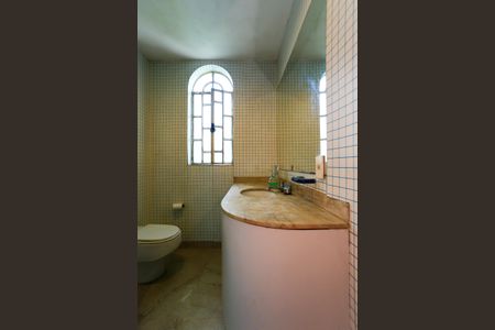 Casa à venda com 521m², 5 quartos e 4 vagas Casa à venda com 521m², 5 quartos e 4 vagasBanheiro da Suíte 1