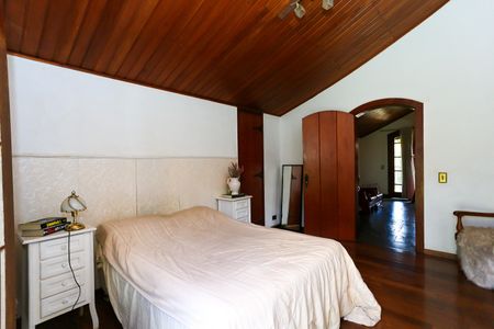 Casa à venda com 521m², 5 quartos e 4 vagas Casa à venda com 521m², 5 quartos e 4 vagassuíte 1