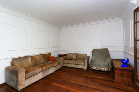 Casa à venda com 521m², 5 quartos e 4 vagas Casa à venda com 521m², 5 quartos e 4 vagassuíte 4