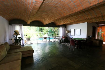 Casa à venda com 521m², 5 quartos e 4 vagas Casa à venda com 521m², 5 quartos e 4 vagasSalão de Festas