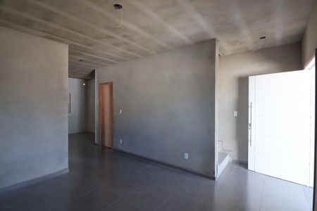 Sala de casa à venda com 2 quartos, 103m² em Rio Branco, Canoas