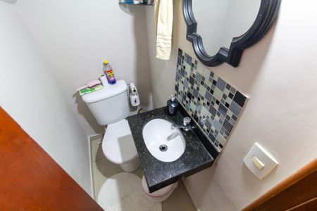 Casa de condomínio à venda com 78m², 3 quartos e 1 vagaLavabo