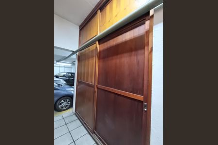 Apartamento à venda com 149m², 3 quartos e 3 vagas Apartamento à venda com 149m², 3 quartos e 3 vagasDeposito privativo