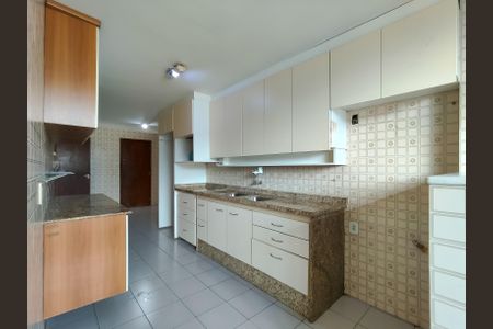 Apartamento para alugar com 142m², 3 quartos e 2 vagas Apartamento para alugar com 142m², 3 quartos e 2 vagasCozinha