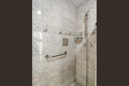 Apartamento para alugar com 142m², 3 quartos e 2 vagas Apartamento para alugar com 142m², 3 quartos e 2 vagasBanheiro Corredor