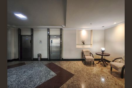 Apartamento para alugar com 142m², 3 quartos e 2 vagas Apartamento para alugar com 142m², 3 quartos e 2 vagasFachada e portaria