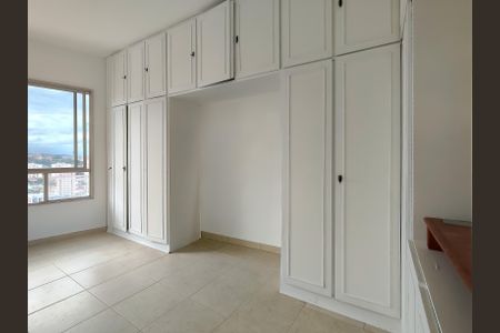 Apartamento para alugar com 142m², 3 quartos e 2 vagas Apartamento para alugar com 142m², 3 quartos e 2 vagasSuíte