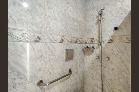 Apartamento para alugar com 142m², 3 quartos e 2 vagas Apartamento para alugar com 142m², 3 quartos e 2 vagasBanheiro Corredor