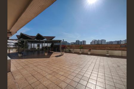 Apartamento para alugar com 142m², 3 quartos e 2 vagas Apartamento para alugar com 142m², 3 quartos e 2 vagasÁrea comum - Churrasqueira