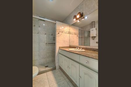 Apartamento para alugar com 142m², 3 quartos e 2 vagas Apartamento para alugar com 142m², 3 quartos e 2 vagasBanheiro Corredor