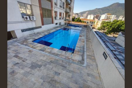 Apartamento para alugar com 142m², 3 quartos e 2 vagas Apartamento para alugar com 142m², 3 quartos e 2 vagasÁrea comum - Piscina