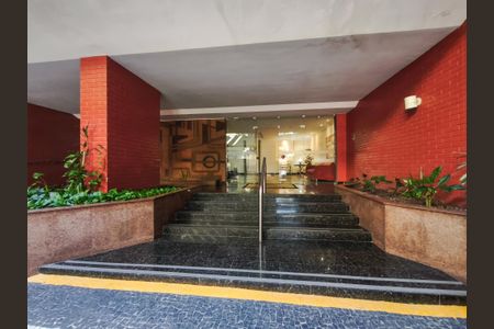 Apartamento para alugar com 142m², 3 quartos e 2 vagas Apartamento para alugar com 142m², 3 quartos e 2 vagasFachada e portaria