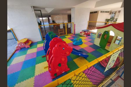 Apartamento para alugar com 142m², 3 quartos e 2 vagas Apartamento para alugar com 142m², 3 quartos e 2 vagasÁrea comum - Playground