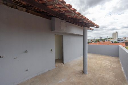 Casa para alugar com 270m², 5 quartos e 3 vagas Sacada