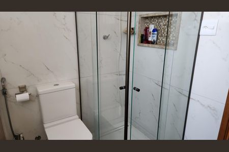 Banheiro de apartamento para alugar com 2 quartos, 117m² em Brás de Pina, Rio de Janeiro
