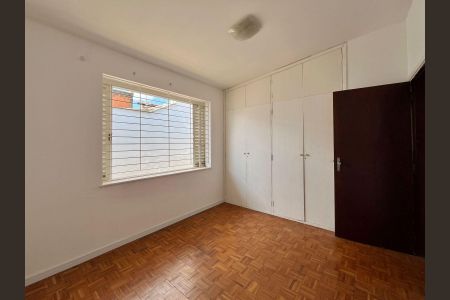 Casa à venda com 197m², 3 quartos e 5 vagas Casa à venda com 197m², 3 quartos e 5 vagasQuarto 1