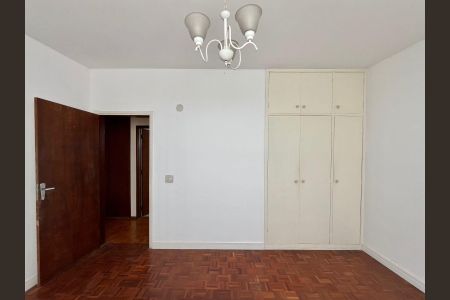 Casa à venda com 197m², 3 quartos e 5 vagas Casa à venda com 197m², 3 quartos e 5 vagasQuarto 2