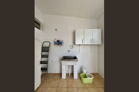 Casa à venda com 197m², 3 quartos e 5 vagas Casa à venda com 197m², 3 quartos e 5 vagasÁrea de Serviço