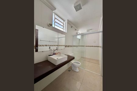 Casa à venda com 197m², 3 quartos e 5 vagas Casa à venda com 197m², 3 quartos e 5 vagasBanheiro da Suíte