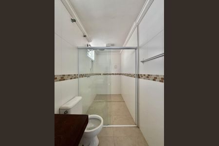 Casa à venda com 197m², 3 quartos e 5 vagas Casa à venda com 197m², 3 quartos e 5 vagasBanheiro da Suíte