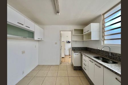 Casa à venda com 197m², 3 quartos e 5 vagas Casa à venda com 197m², 3 quartos e 5 vagasCozinha