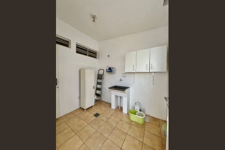 Casa à venda com 197m², 3 quartos e 5 vagas Casa à venda com 197m², 3 quartos e 5 vagasÁrea de Serviço