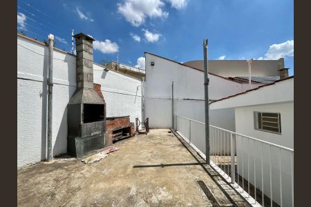 Casa à venda com 197m², 3 quartos e 5 vagas Casa à venda com 197m², 3 quartos e 5 vagasQuintal