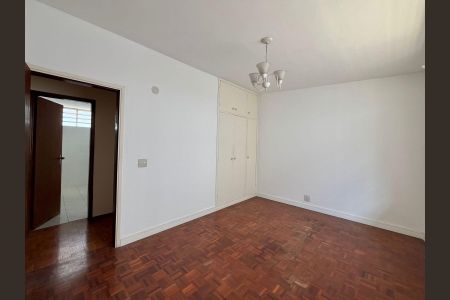 Casa à venda com 197m², 3 quartos e 5 vagas Casa à venda com 197m², 3 quartos e 5 vagasQuarto 2