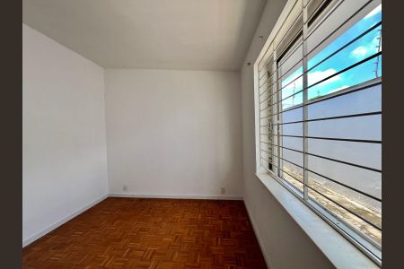 Casa à venda com 197m², 3 quartos e 5 vagas Casa à venda com 197m², 3 quartos e 5 vagasQuarto 1
