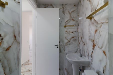 Apartamento para alugar com 38m², 2 quartos e sem vagaBanheiro