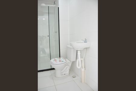 Apartamento para alugar com 32m², 2 quartos e sem vagaDetalhe - Banheiro Social