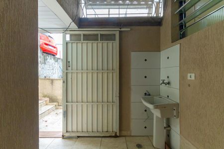 Casa para alugar com 70m², 2 quartos e 1 vaga Casa para alugar com 70m², 2 quartos e 1 vagaCozinha e Área de Serviço