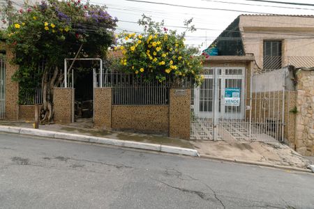 Casa para alugar com 430m², 3 quartos e 3 vagas Casa para alugar com 430m², 3 quartos e 3 vagasFachada