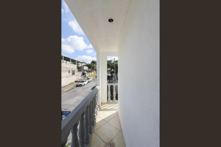 Varanda Sala 2 de casa para alugar com 3 quartos, 100m² em Mantiqueira, Belo Horizonte