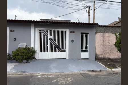Casa para alugar com 100m², 2 quartos e 1 vaga Casa para alugar com 100m², 2 quartos e 1 vagaFachada